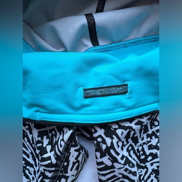 Lululemon Run Inspire Crop Leggings All Full-On Luxtreme Black and White - Picture 8 of 15